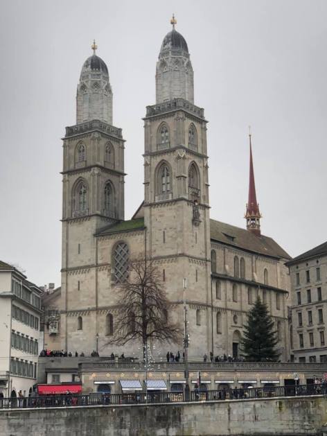 49714040_10213419387695169_855918498839265280_n